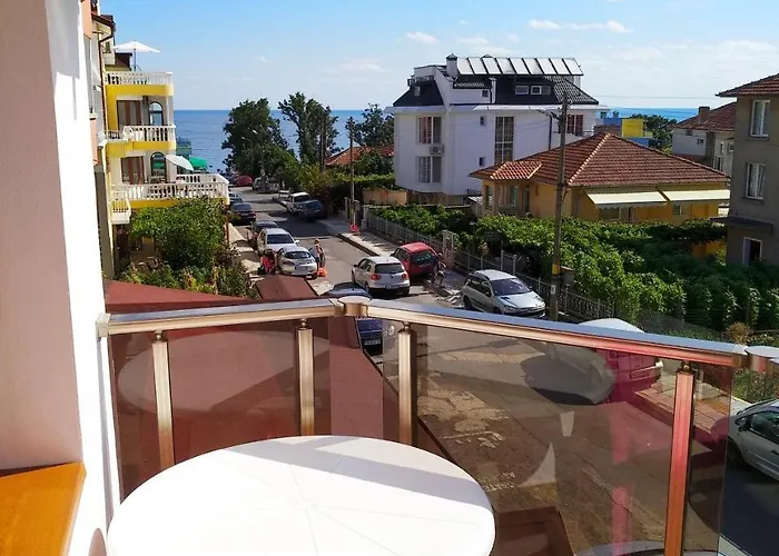 Konukevi Diana Self Check-in Naousa