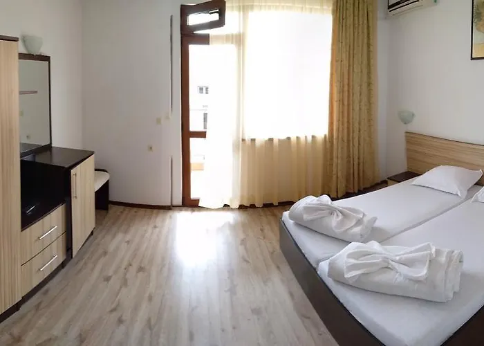 Diana Self Check-in 3*